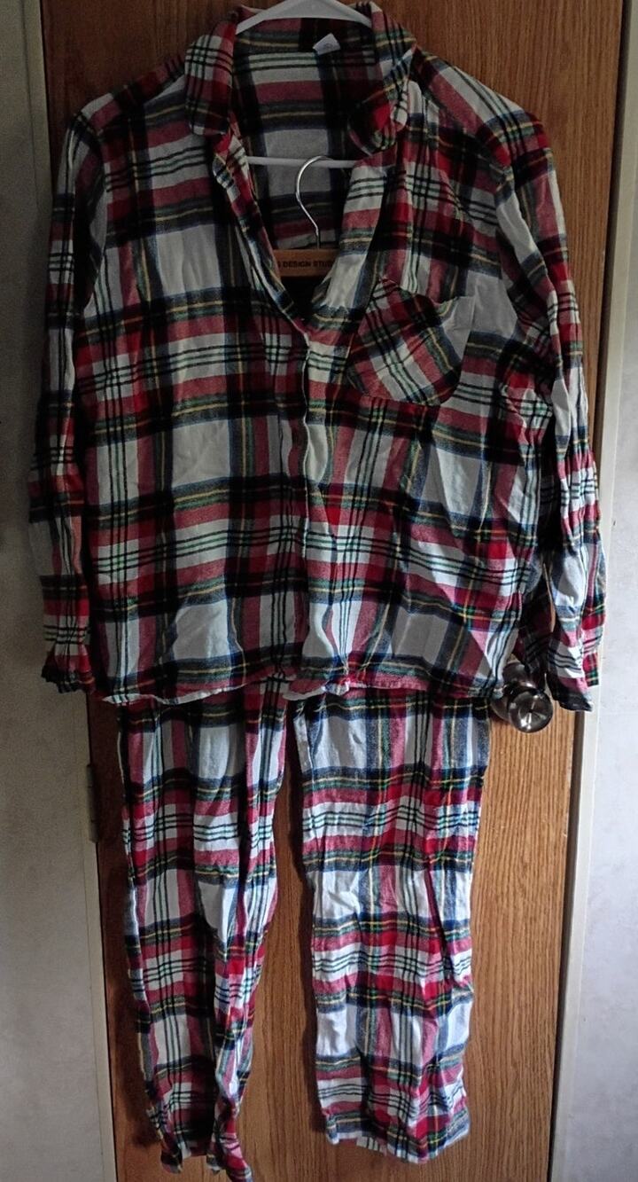 Old Navy White Tartan Flannel Pajama Set Petite L Cotton Holiday Plaid Sleepwear
